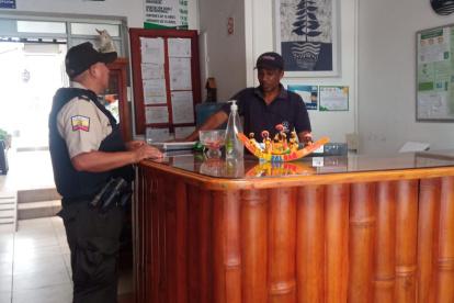 Circuito. En Esmeraldas, un escuadrón policial está encargado de patrullar las zonas turísticas durante el feriado.