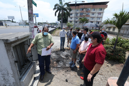 Hurto. El robo de cables de telefonía ha dejado sin servicio a moradores.