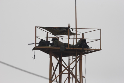 Operativos. Los policías y militares respondían a las balas desde distintos puntos de la Penitenciaría, recién pasadas las 13:00 lograron tomar el control.