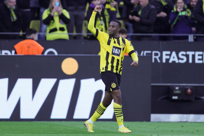Moukoko se convirtió en el jugador más joven de la Bundesliga en sumar 10 goles.