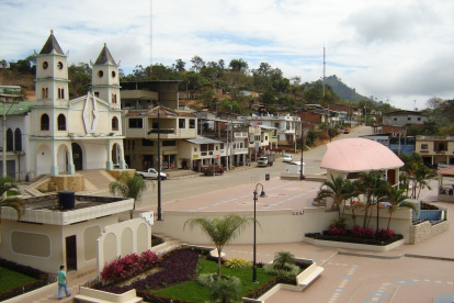 CALLES E IGLESIA DEL CANTÓN DE LA PROVINCIA DE EL ORO.