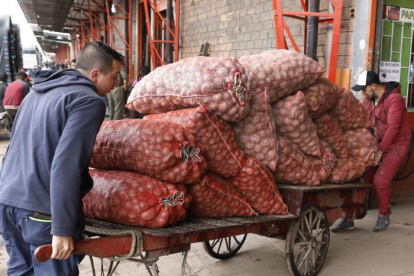 Mercado. Los alimentos son los que más han subido de precio.