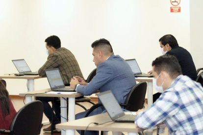 Pruebas. Los candidatos recibieron casi dos meses de capacitación y luego respondieron 100 preguntas.