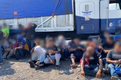 Las autoridades migratorias de México encontraron a los compatriotas en dos operativos viales.