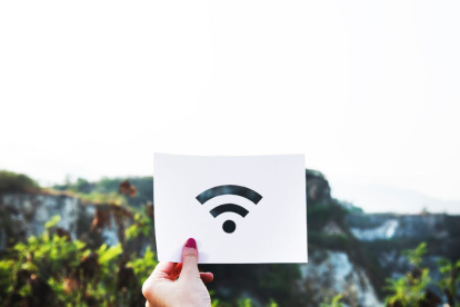 Es una tecnología bastante moderna, ya que en realidad dio sus primeros pasos en 1999 con el estándar IEEE 802.11a y seis empresas involucradas.