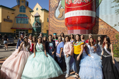 Las quinceañeras que participan en la campaña "Quince to the Polls", durante un evento en San Antonio, Texas (Estados Unidos).