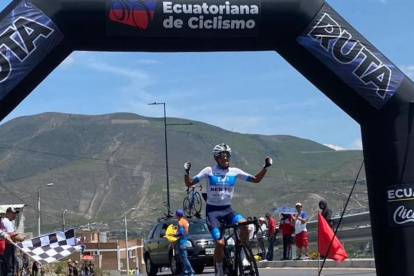 El ciclista Erik Pozo obtuvo dos coronas en el Campeonato nacional juvenil que se desarrolló en Ibarra