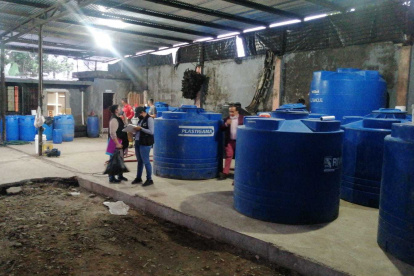 Santo Domingo. Hallaron tanques llenos de alcohol en una casa.