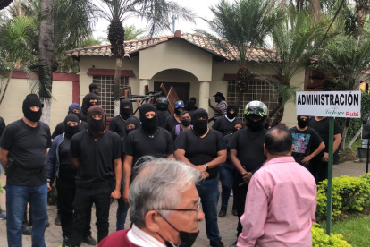 Un grupo de encapuchados ingresaron a la fuerza a etapa de urbanización La Joya