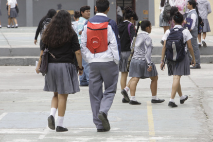 Varios colegios reciben amenazas, pero continúan en clases presenciales.