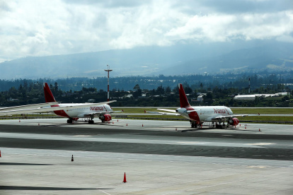 Vista de aviones en el aeropuerto de Quito, en una fotografía de archivo.