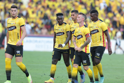 La defensa de Barcelona es un verdadero dilema. Rodríguez (i) sí podrá estar.