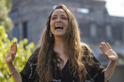 La cantautora mexicana Natalia Lafourcade, posa hoy durante una conferencia de prensa en la Ciudad de México (México).