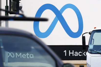 Se ve un cartel de Meta en la sede de Meta Platforms Inc., anteriormente llamada Facebook, Inc., en Menlo Park, California.