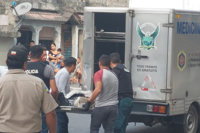 El cuerpo sería de sexo masculino, según la Policía Nacional. El jefe zonal no dio detalles sobre las sospechas entorno al hallazgo