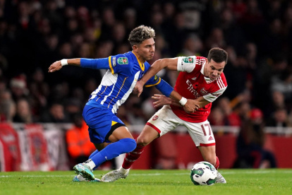 Jeremy Sarmiento, volante tricolor del Brighton, fue clave en la victoria de su club.