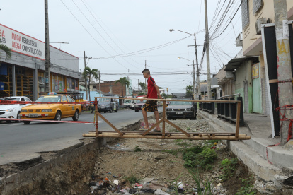 Estado. Así se encuentra el carril por donde pretende pasar las unidades.