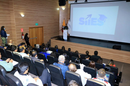 Las autoridades de las instituciones educativas y los entes rectores de la educación superior asistieron a la presentación del SIEES en Quito, este 9 de noviembre