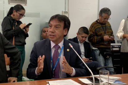 El voto dirimente de Fernando Villavicencio permitió aprobar la moción de Pedro Velasco.