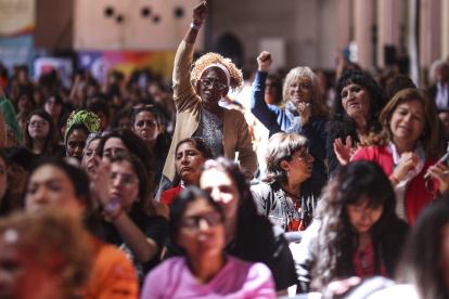 Encuentro. Parte de las asistentes a un congreso en el eje del Foro Feminista, este lunes en Buenos Aires.