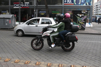 1. Repartidores. En las vías de gran flujo vehicular, a mediodía, circulan con más frecuencia entre dos o más ocupantes.