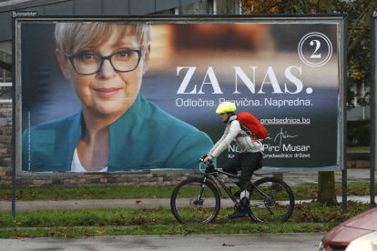 Póster de la candidata presidencial eslovena Natasa Pirc Musar.