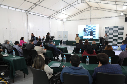 El Consejo de Aseguramiento de la Calidad de la Educación Superior (CACES) está desarrollando en los Institutos Superiores Técnicos y Tecnológicos (ISTT) del país, talleres de capacitación de una ‘Guía Metodológica’ que posibilitará que aquellos que obtengan la condición de Institutos Superiores Universitarios (ISU) ofrezcan posgrados tecnológicos.