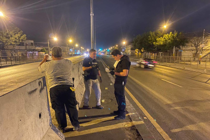 Diligencia. Peritos de Criminalística recogieron 7 indicios balísticos.