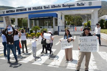 Entre los policías separados de la institución están un teniente, un capitán y el exdirector de la Escuela Superior de Policía.