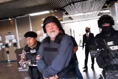 Seguridad. Carlos Pareja fue escoltado por agentes penitenciarios y miembros del Grupo de Operaciones Especiales (GOE) de la Policía.