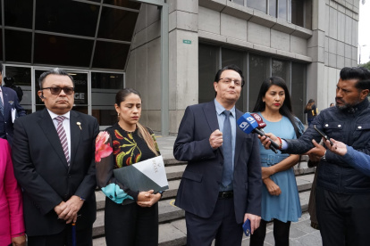 Solicitud. Legisladores acudieron a la Fiscalía en la Juan León Mera y Patria.