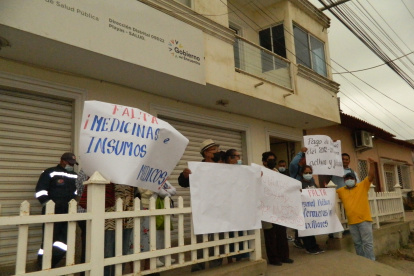 Sueldos. Los trabajadores reclaman también el pago del retroactivo.