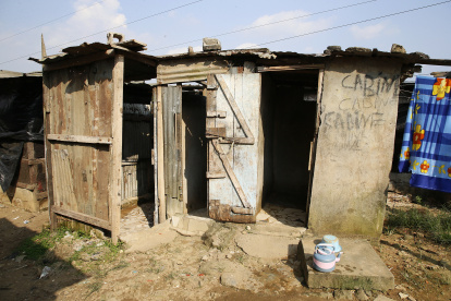 Baños públicos en una fotografía de archivo.