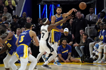 Stephen Curry ha tenido problemas para encontrar un socio determinante en esta campaña.