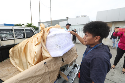 Preparativos. La familia del menor de 13 años emprendió ayer un viaje a Riobamba para velar el cadáver.