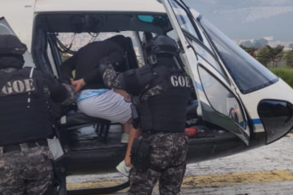 El traslado de uno de los reos.