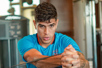 Piero Hincapié será titular este domingo, en el partido inaugural de la Copa del Mundo.