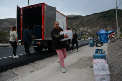 Listos. Los trabajos para garantizar la seguridad del evento religioso y de los feligreses toman forma en la Panamericana Norte.