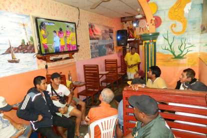 Encuentros. El Flamenco es un lugar con capacidad mínima, pero es muy concurrido en ciertos momentos, como los encuentros de fútbol. Ocurrió en la reciente final Aucas-Barcelona.