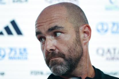 El entrenador de Catar, Felix Sánchez, durante la rueda de prensa ofrecida en la víspera del partido inaugural que el equipo anfitrión disputa ante Ecuador, en el Mundial de FIFA 2022.
