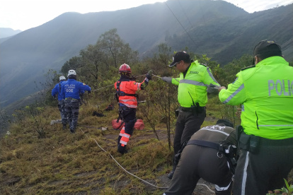 El vehículo quedó destrozado en el fondo del barranco y no pudo ser recuperado.