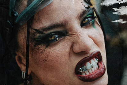 Tras una extensa gira por el interior de Argentina, Emilia presenta esta nueva canción de reggaetón.