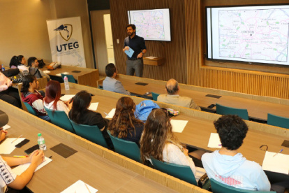 Referencial auditorios de la UTEG.