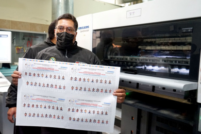 Las primeras papeletas que se empezaron a imprimir son las de hombres para el Consejo de Participación.