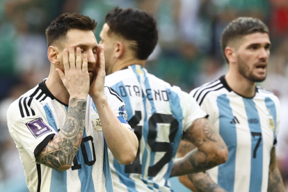 Argentina no pudo en el debut de la Copa del Mundo contra Arabia Saudita, a pesar de que empezó ganando.