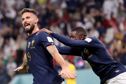 Olivier Giroud marcó un doblete y alcanzó los 51 goles de Thierry Henry, máximo anotador de la selección francesa.