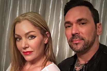 La pareja se hospedó en un hotel de Texas el pasado 18 de noviembre, lugar donde el artista se quitó la vida.