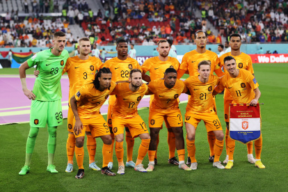 Países Bajos ganó el primer partido de la Copa del Mundo contra Senegal por 2-0.