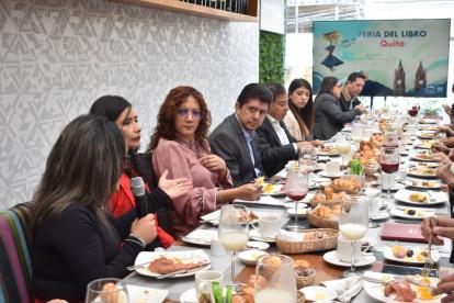Socialización. Los pormenores de la feria se conocieron en un desayuno.