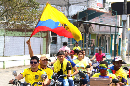 Esmeraldeños celebraron el empate de La Tri
